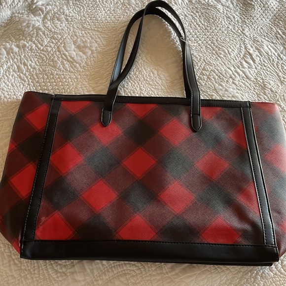 Victoria's Secret Red Black Plaid Holiday Weekender Tote Bag - Picture 4 of 9